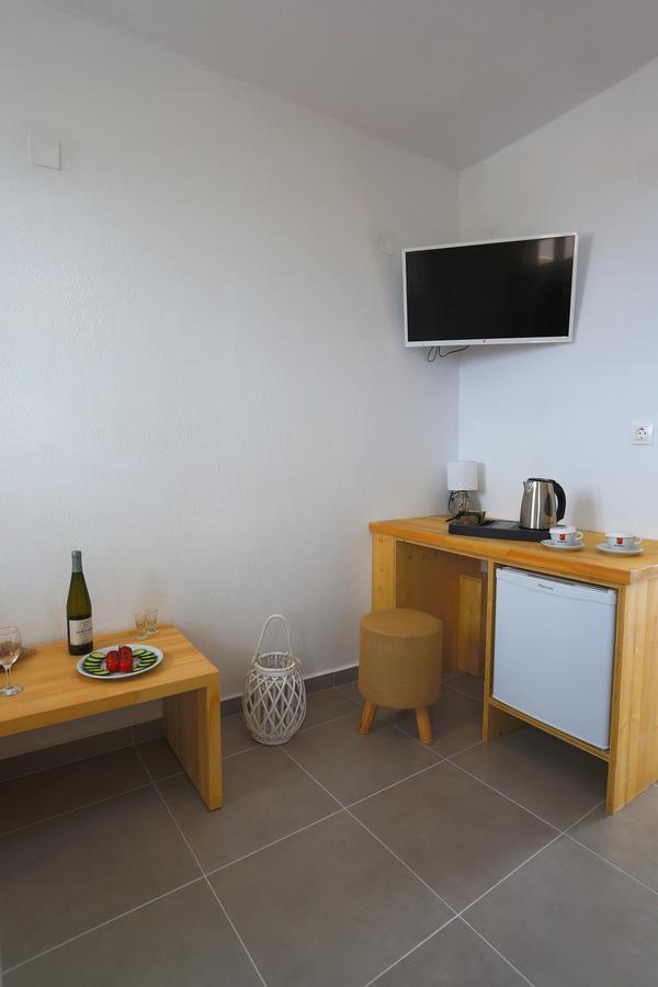 Ecoxenia Aparthotel Oia  Exterior photo