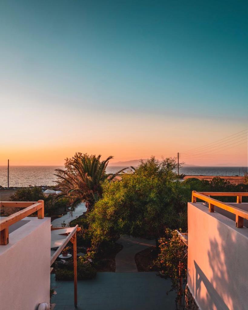 Ecoxenia Aparthotel Oia  Exterior photo